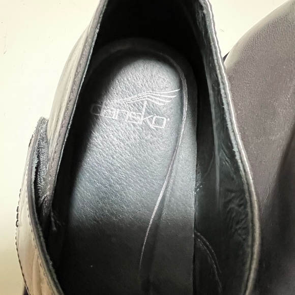 Dansko smooth leather Mary Jane’s in a pretty gray with black soles. Sz 40 - Picture 3 of 10